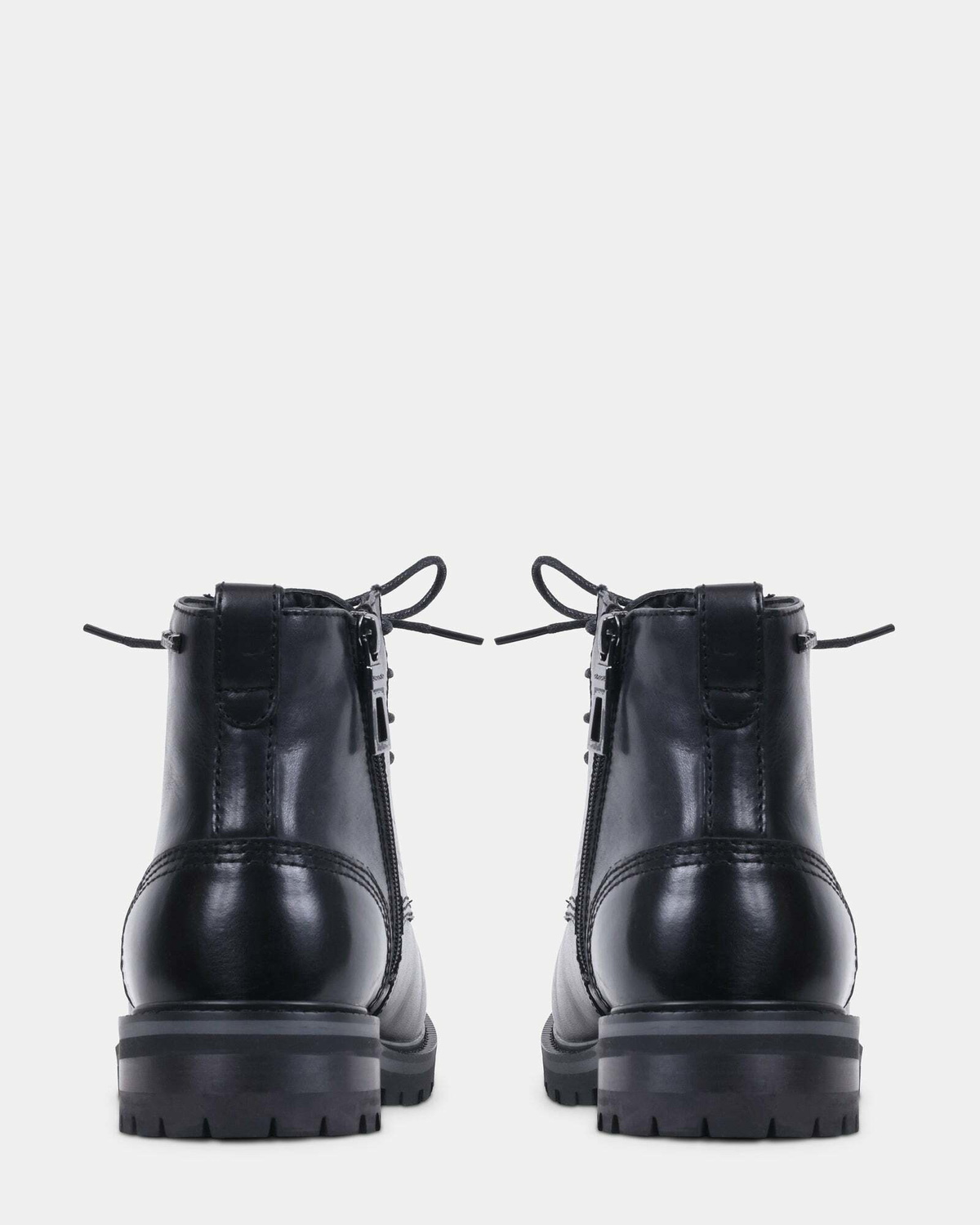 Steve Madden Sterling Boots in Black