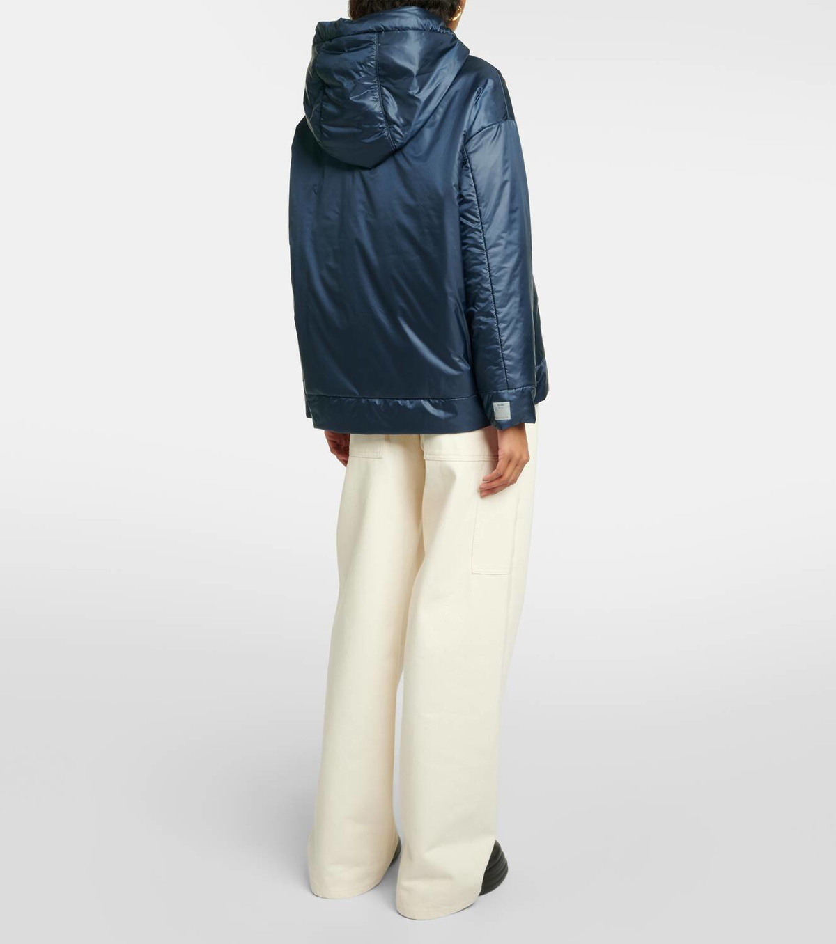【関税＆送料込み】Max Mara Reversible Jacket Sand And Blue Women's Elegant Puffers and Padded Jackets | Max Mara