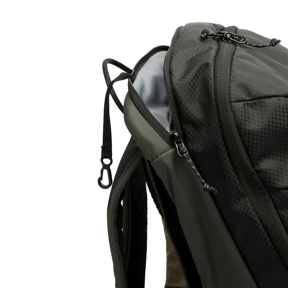 Hiking Patrol Men's x Mammut Ducan 22 Backpack in Gabbro/Black 