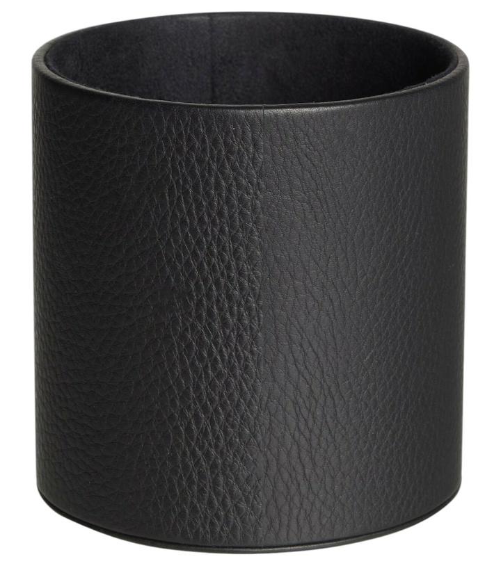 Photo: Michaël Verheyden Large leather pen pot