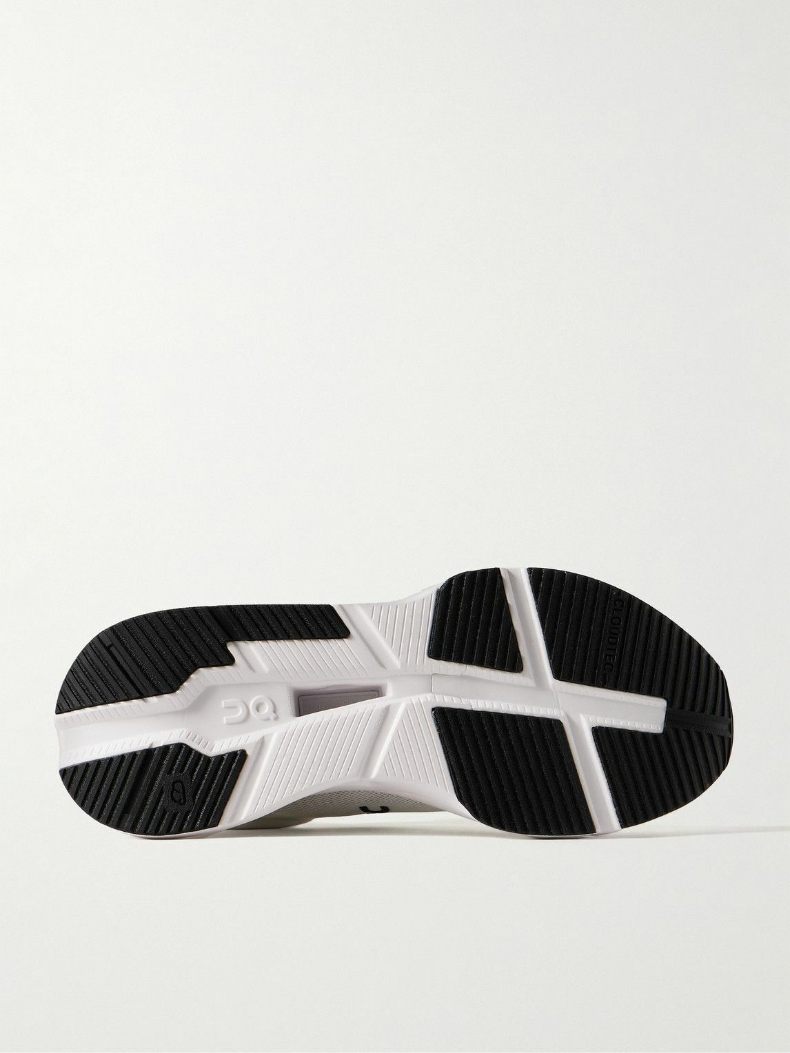 【uniです】 ON - Cloudnova X Rubber-Trimmed Mesh Running Sneakers - White On
