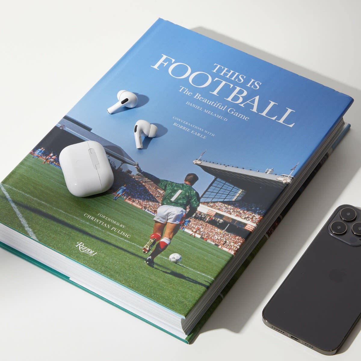Rizzoli This is Football in Daniel Melamud Rizzoli