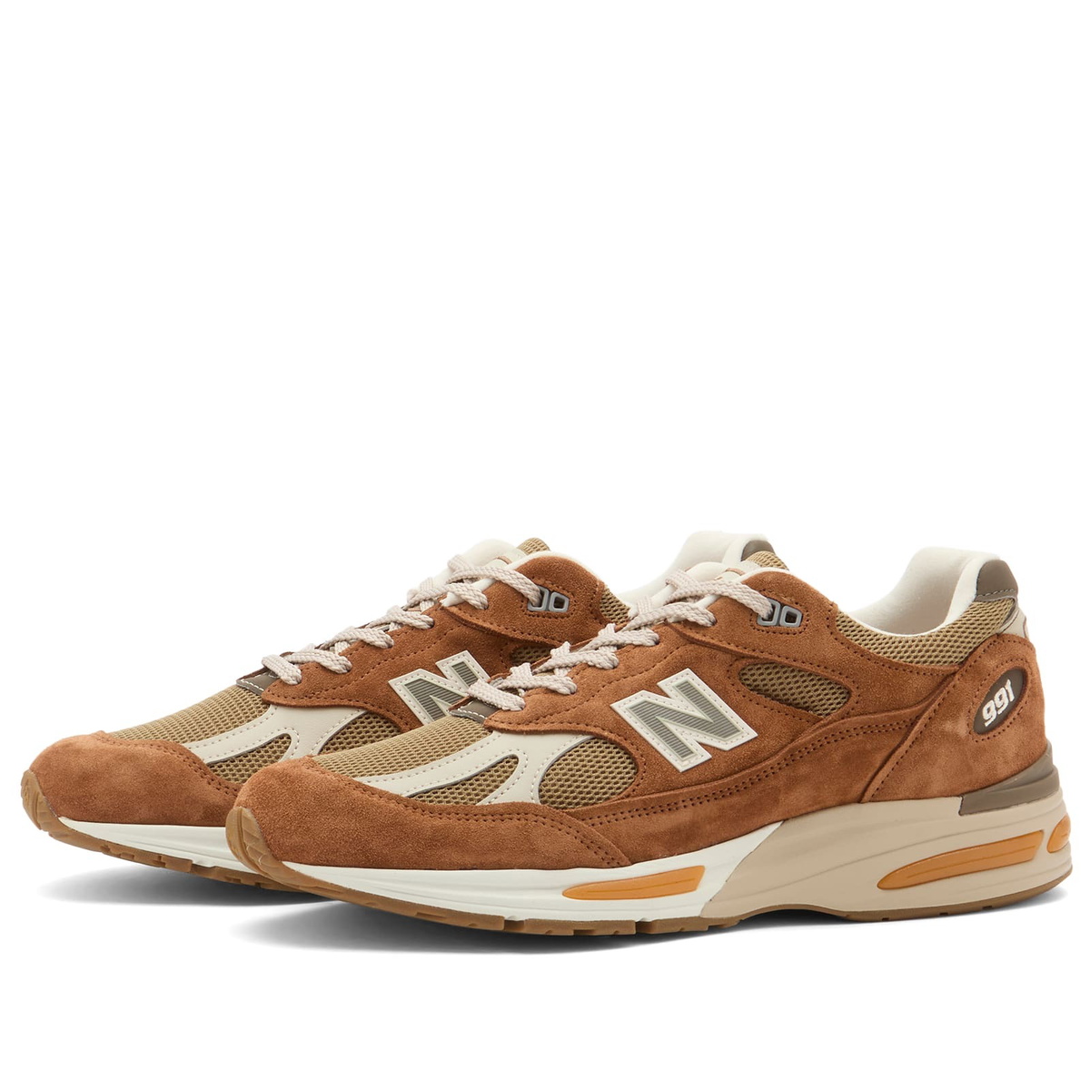 New Balance 991v2 Sneaker in Brown