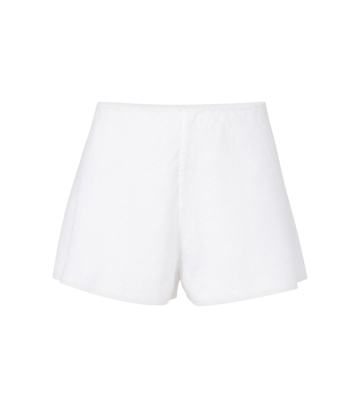 Photo: Dôen Loren linen shorts