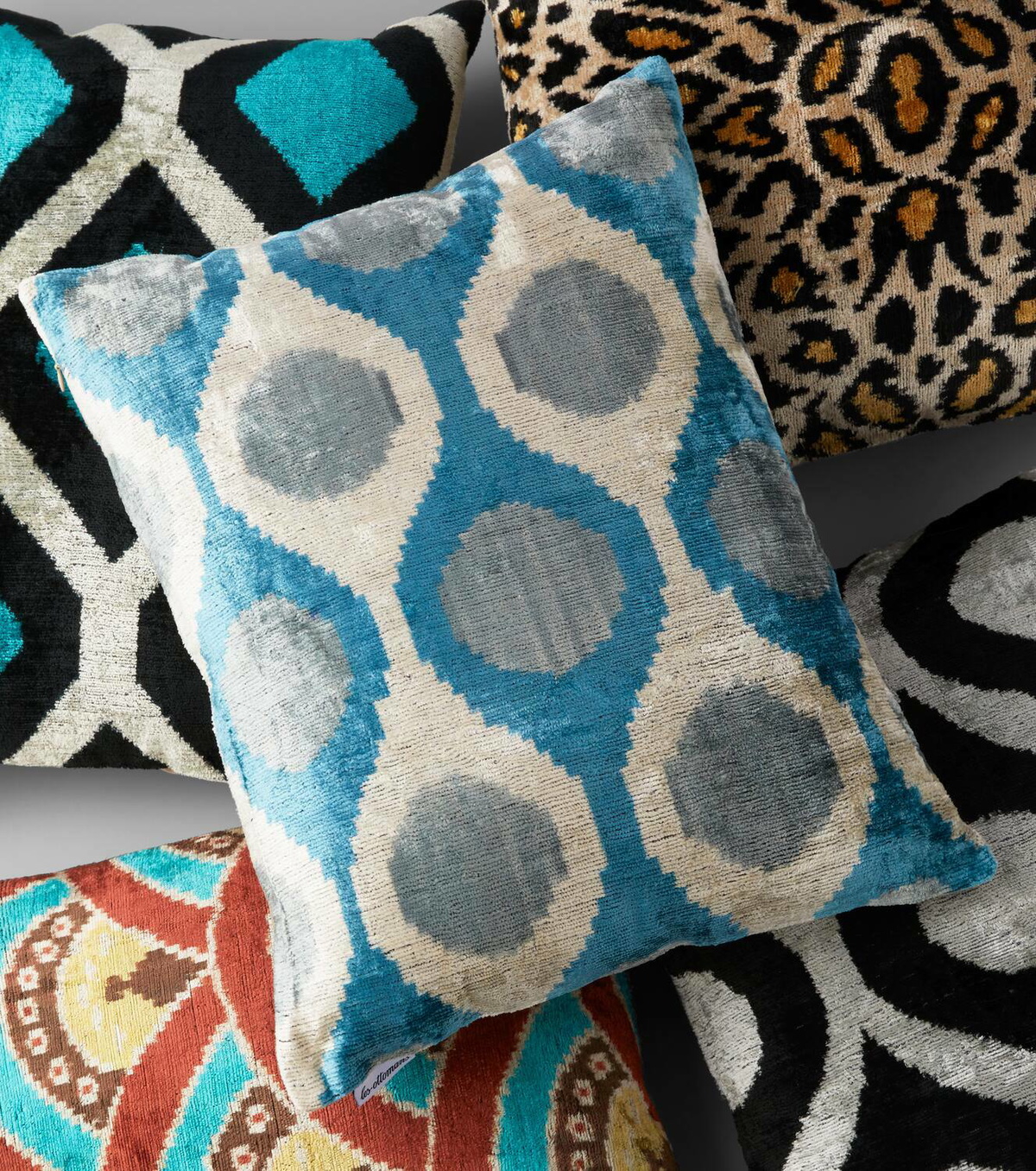 Les-Ottomans Silk velvet cushion