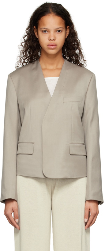 Photo: LOW CLASSIC Beige Y-Neck Blazer