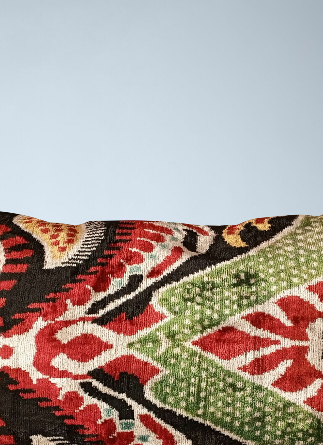 Les-Ottomans Patterned Velvet Cushion