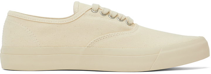 Photo: BEAMS PLUS Off-White Sperry Edition Top-Sider Sneakers