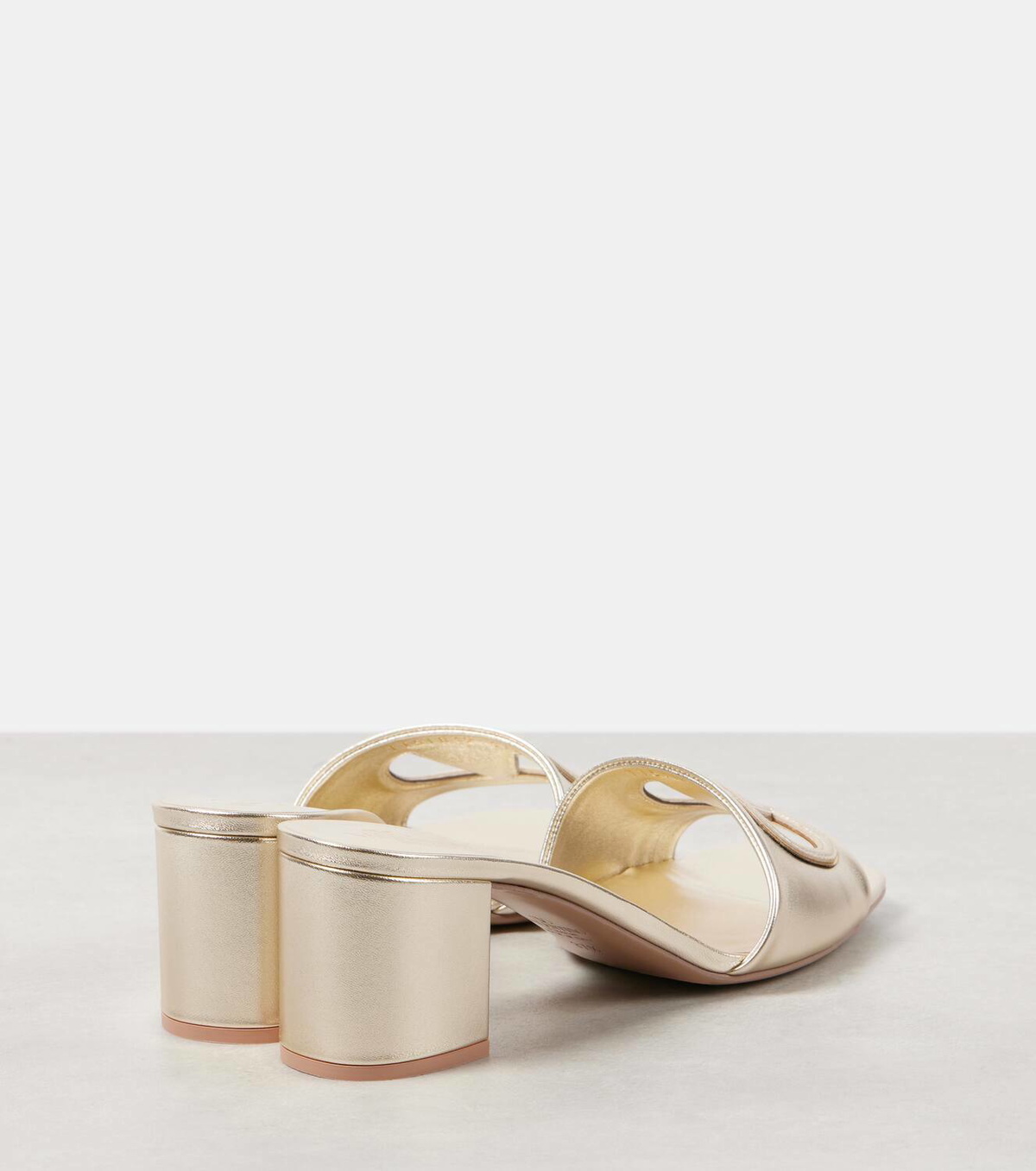 VIP【送料関税込】VALENTINO GARAVANI VLOGO CUT-OUT MULES VLogo cutout leather mules in black - Valentino Garavani