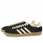 Adidas Gazelle Indoor Pro Sneaker in Core Black/Off White/Warm Sandstone