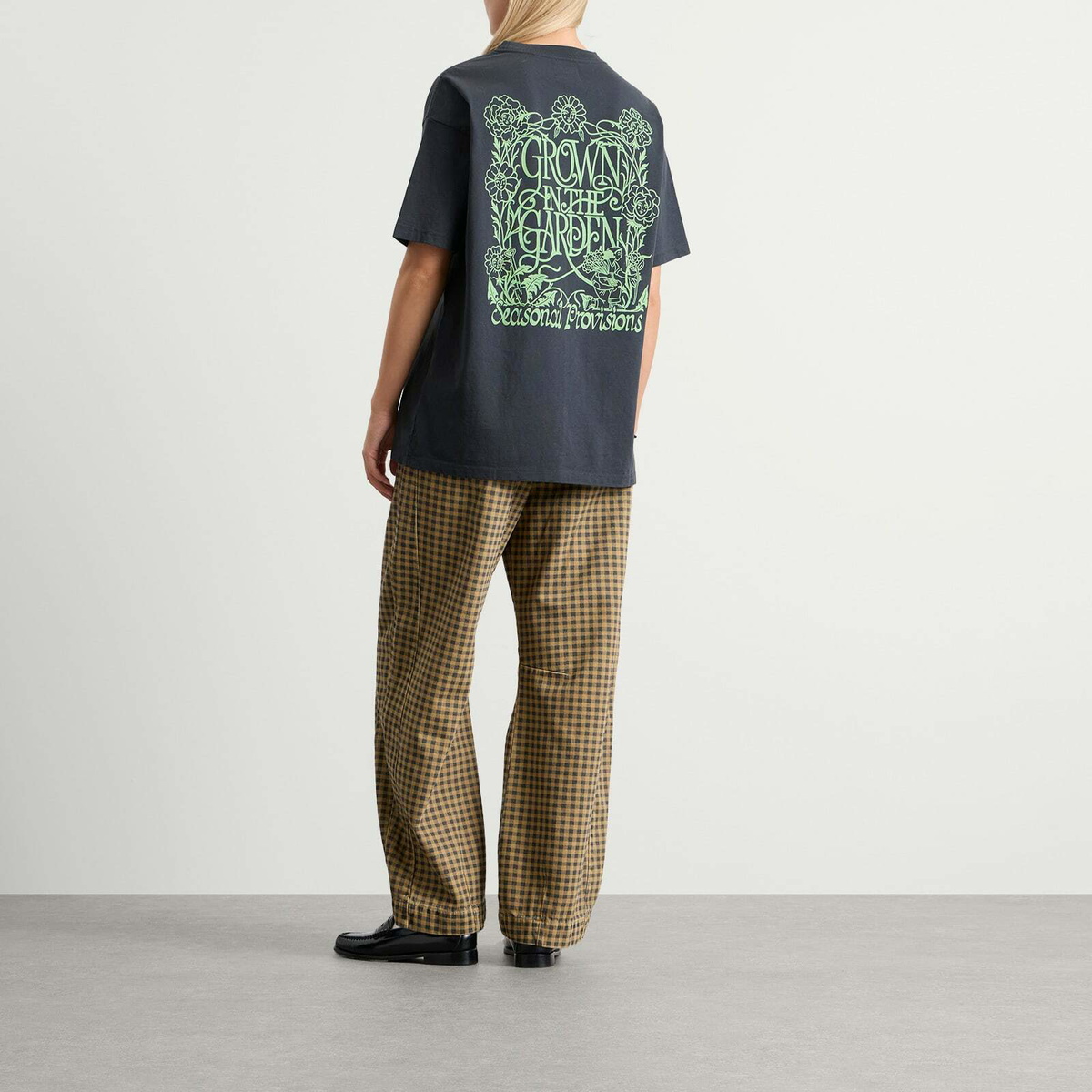Damson Madder Women's Grown In The Garden T-Shirt in Charcoal