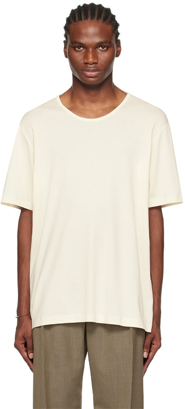 Photo: LEMAIRE Off-White Scoop Neck T-Shirt