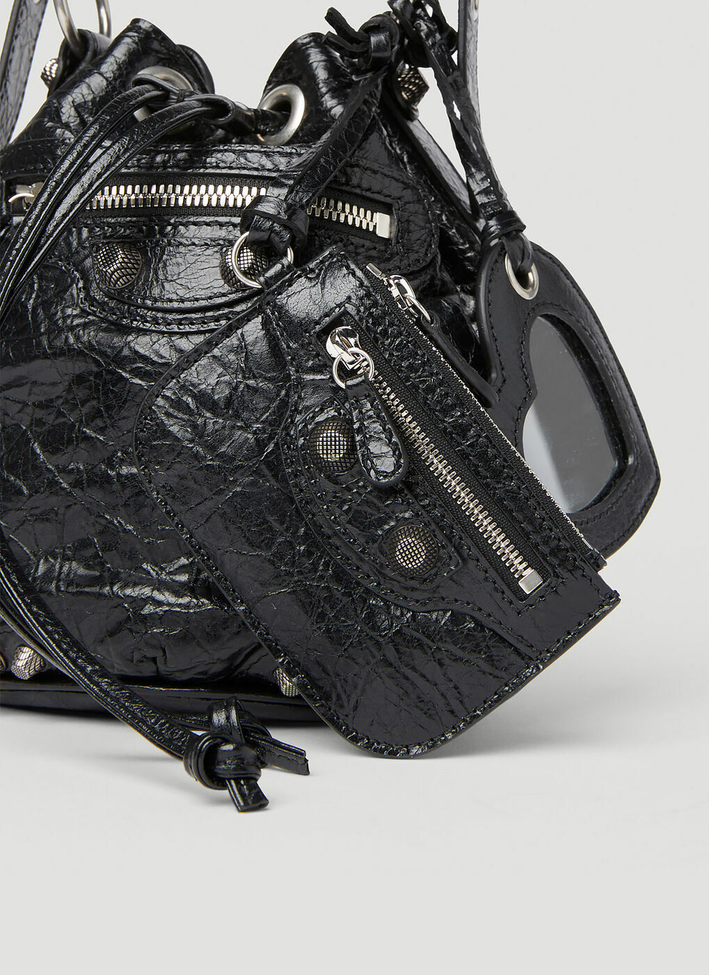 ショルダーバッグ・ポシェット BALENCIAGA Black leather Le Cagole XS bucket bag Balenciaga Xs Le Cagole Bucket Bag in Black | FWRD