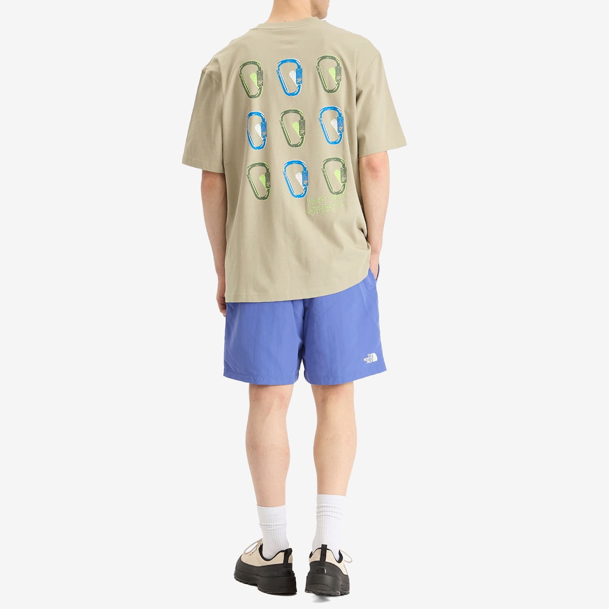 The North Face Men's Nse Oversized Carabiner T-Shirt in Grey