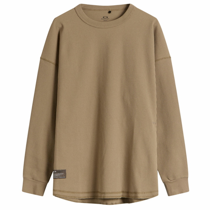 Photo: Oakley Men's FGL Union Longsleeve Wide T-Shirt 5.7 in Bark