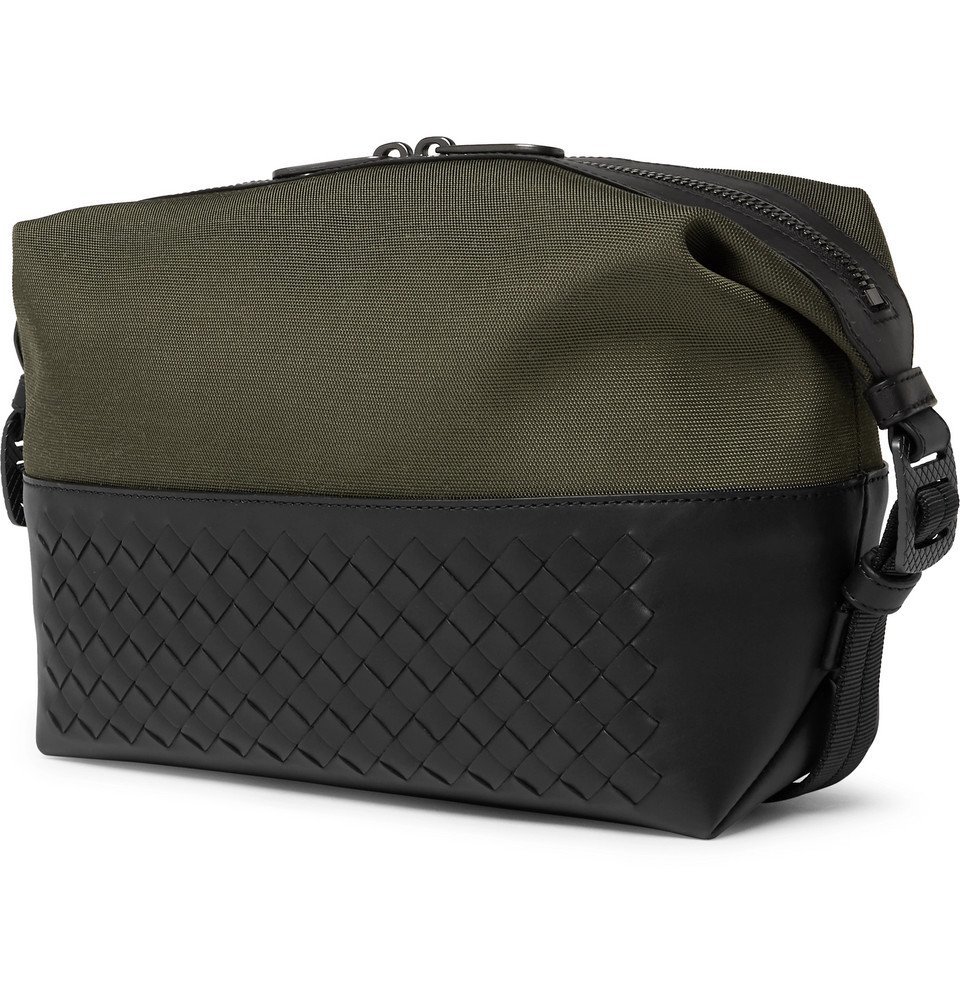 Bottega veneta wash bag sale