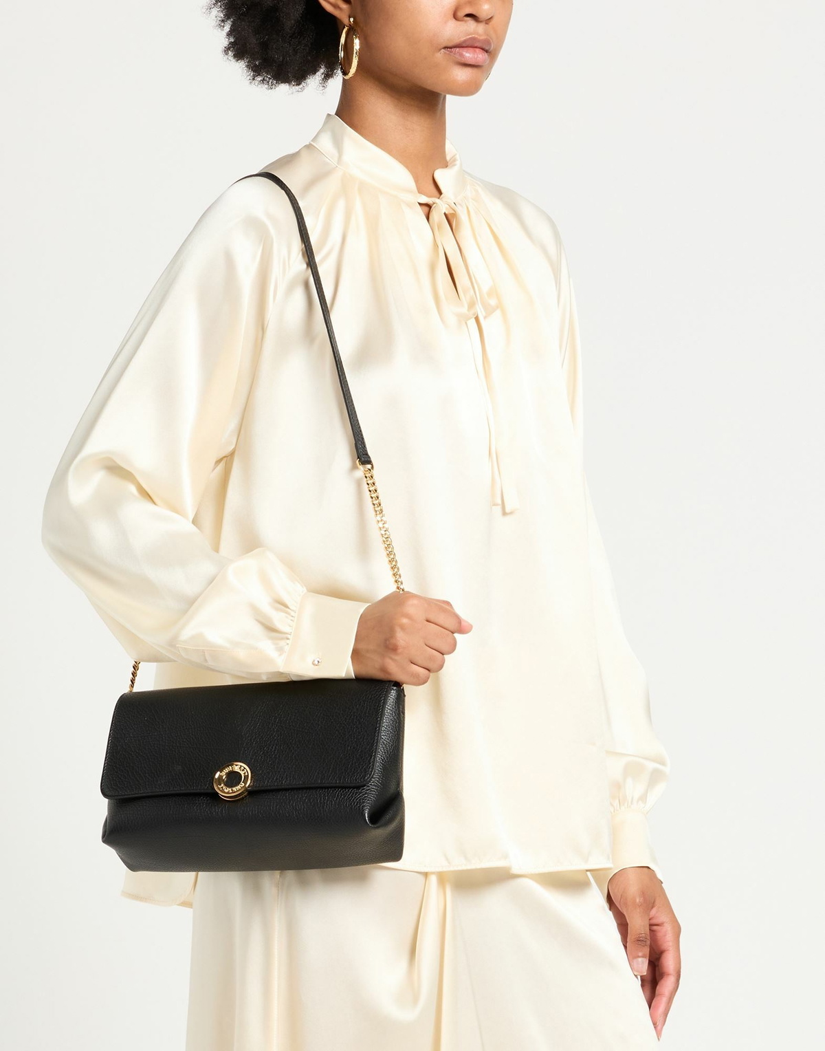 Burberry Womens Cross-body bag in Black