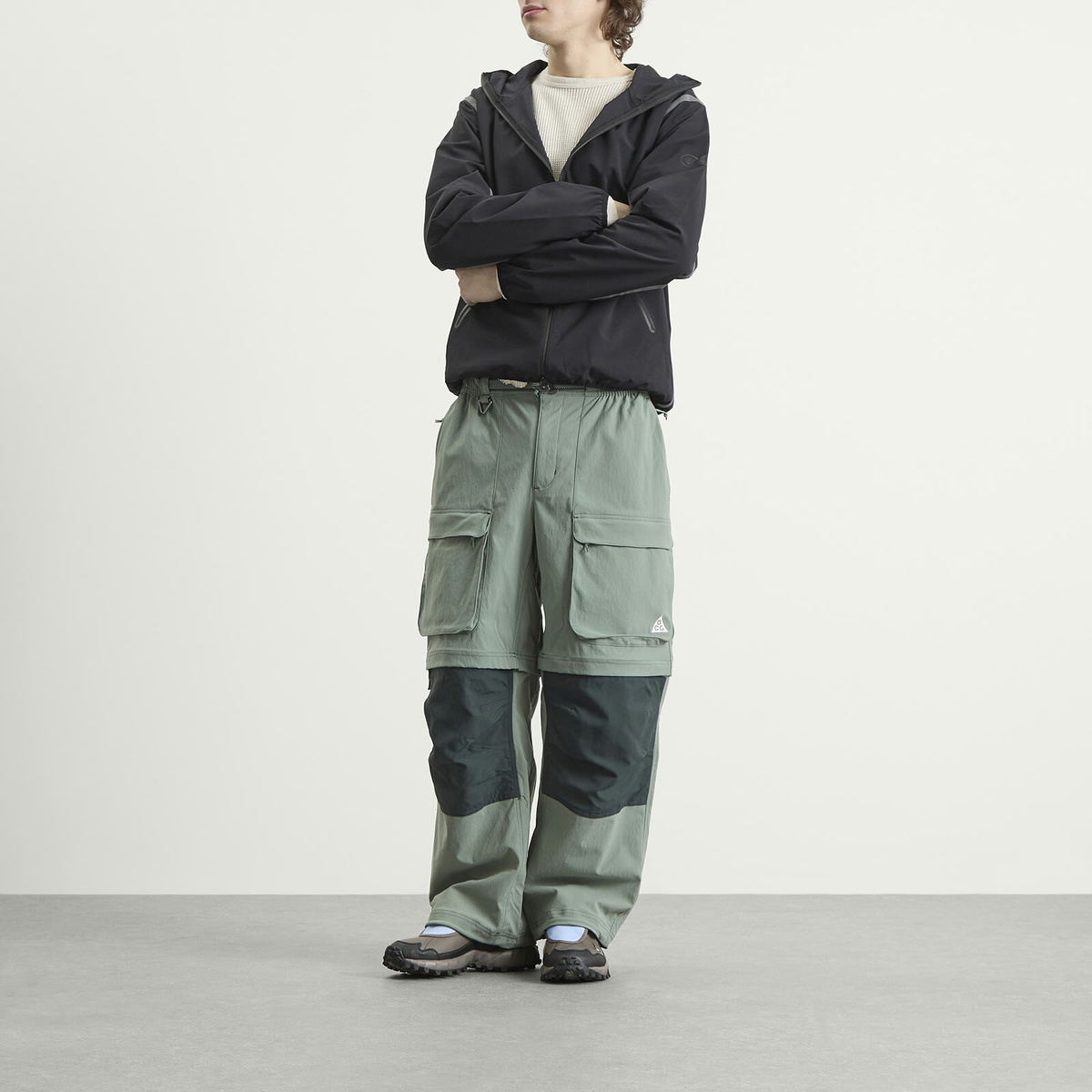 Nike Men's ACG Smith Summit Cargo Pants in Green/Seaweed/Summit White