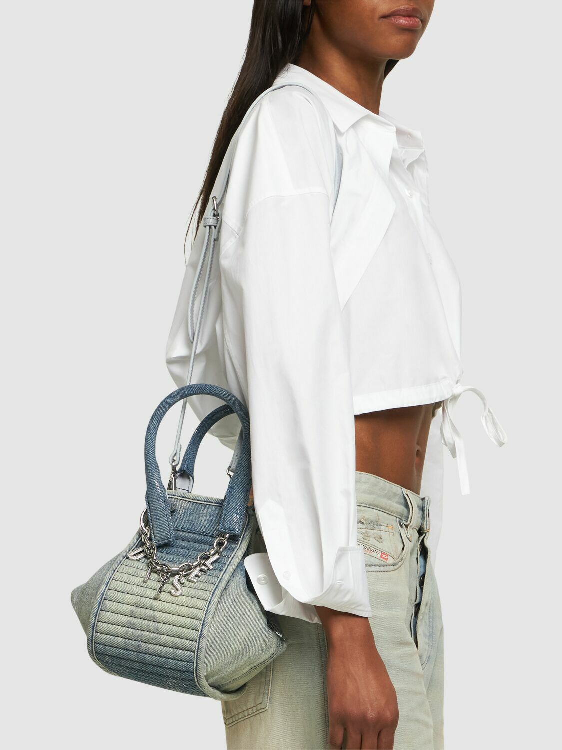 DIESEL D-Vina-C XS 22FW バッグ D-VINA-RR XS Woman: Charmed Handbag in solarised Denim