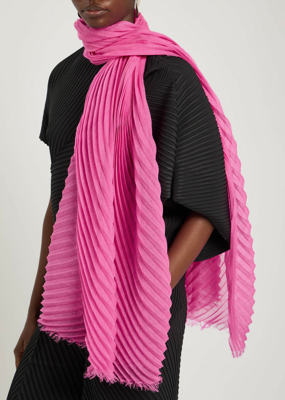 Issey Miyake Pleated Fine-knit Scarf - Pink - One Size