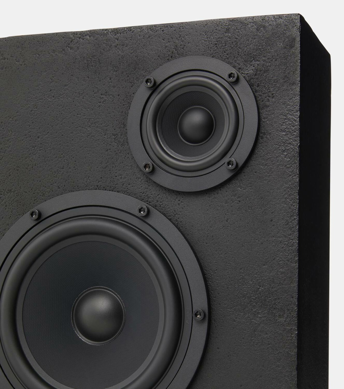 Transparent Steel speaker