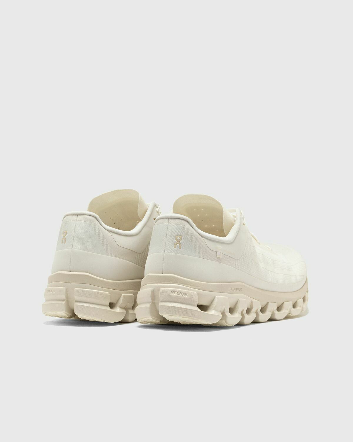 On Ikon Cloudflow 4 White Lowtop/Performance & Sports On