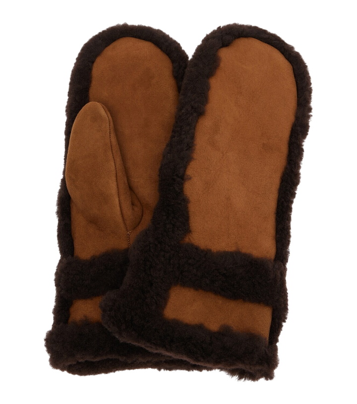 Photo: Yves Salomon Shearling-trimmed leather mittens