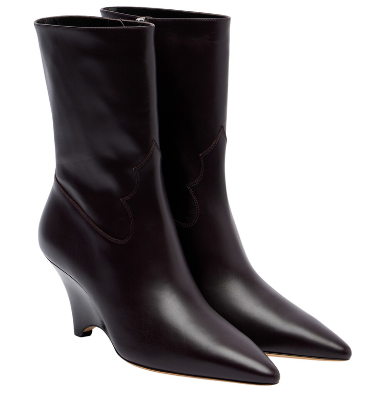 Photo: Le Monde Béryl Leather ankle boots