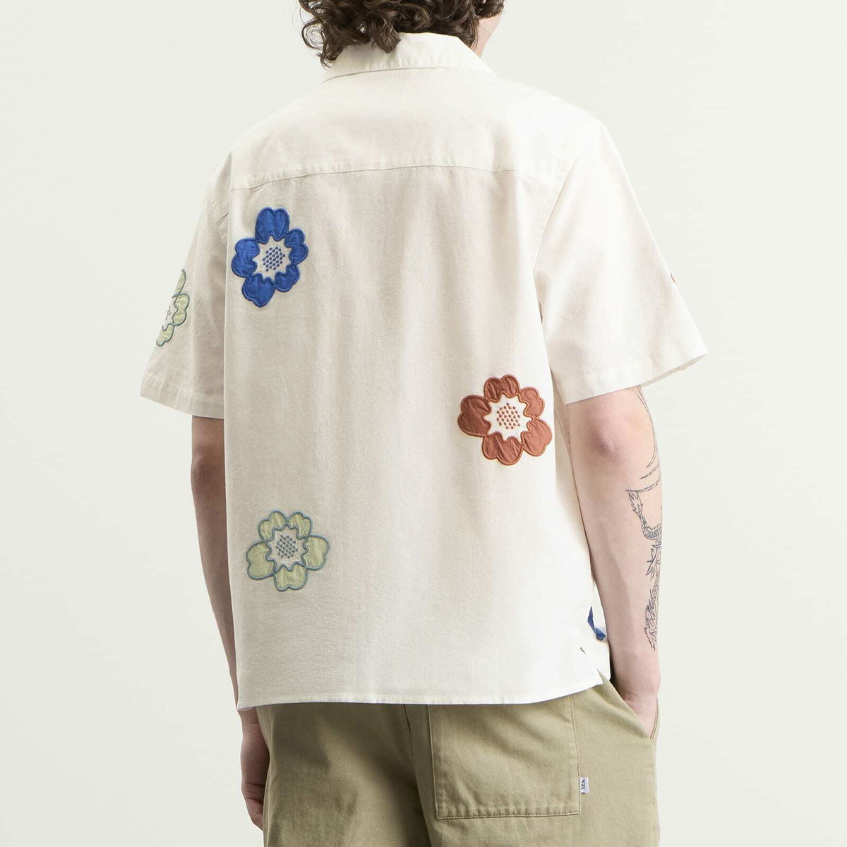 Wax London Men's Didcot Applique Floral Vacation Shirt in Ecru/Multi
