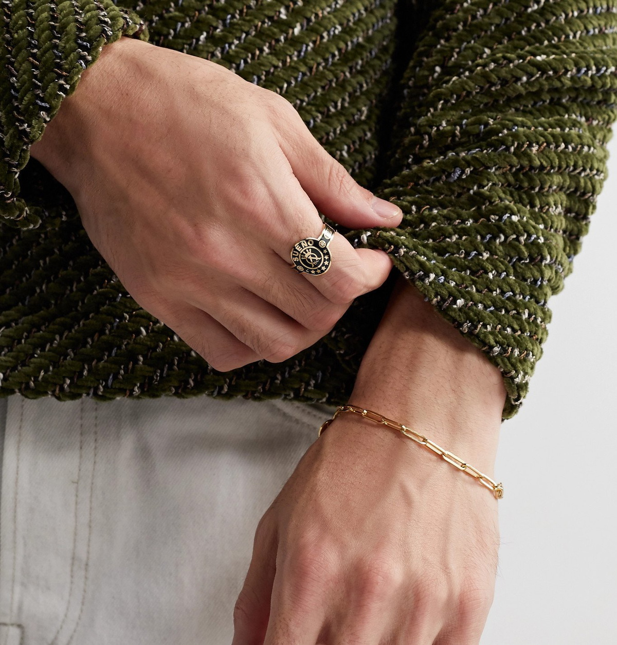 FOUNDRAE 18-karat gold multi-stone charm bracelet