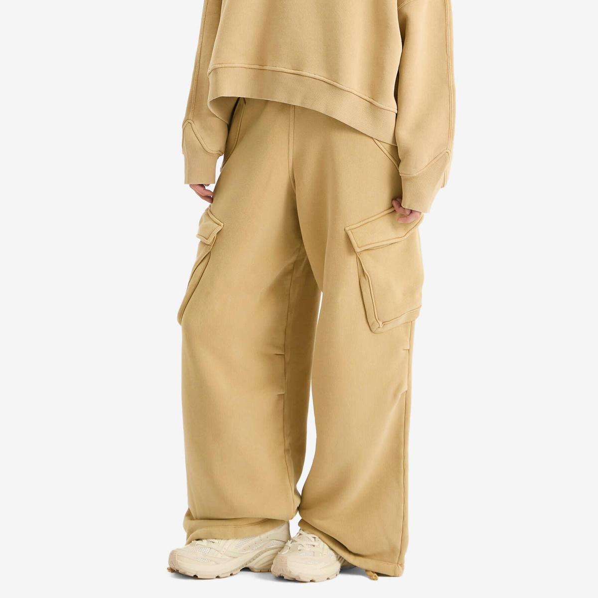 Represent Women's Initial Cargo Sweatpants in Iced Coffee