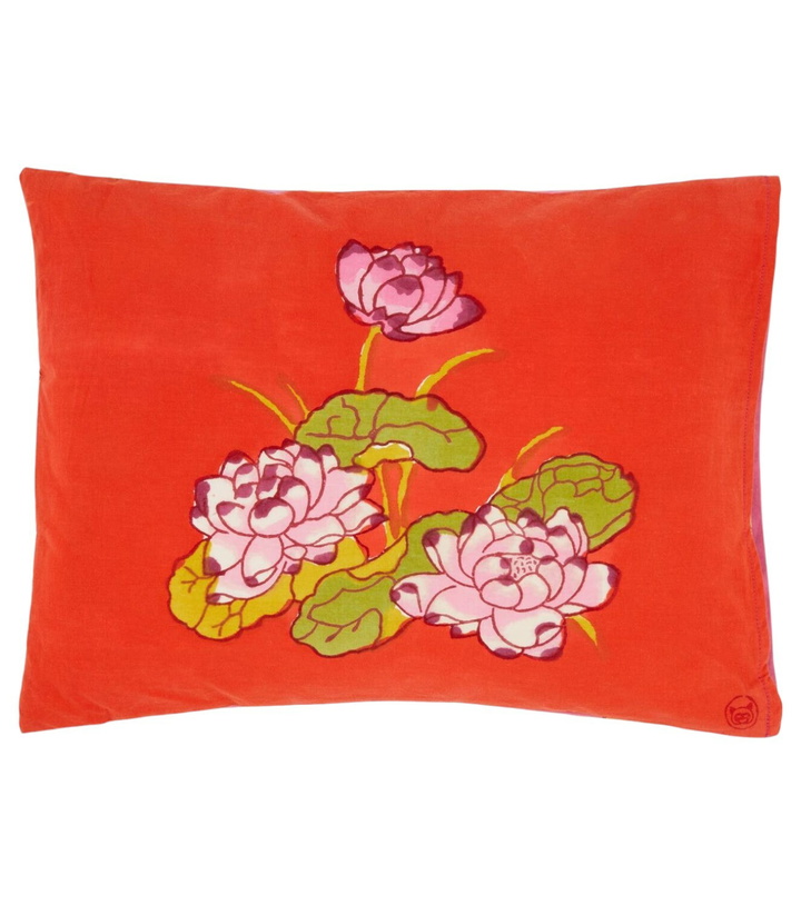 Photo: Lisa Corti Tea Flower rectangular cotton cushion