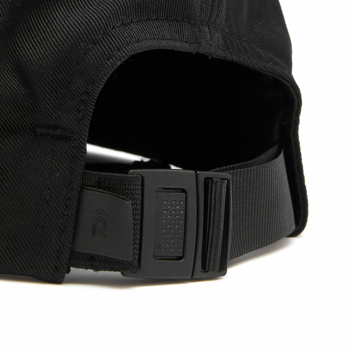 DAIWA Men's Tech 6 Panel Twill Cap in Black 