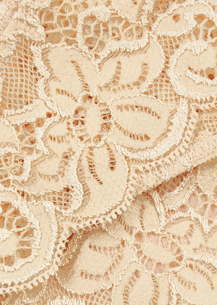 Hanro Moments Lace Thong Beige
