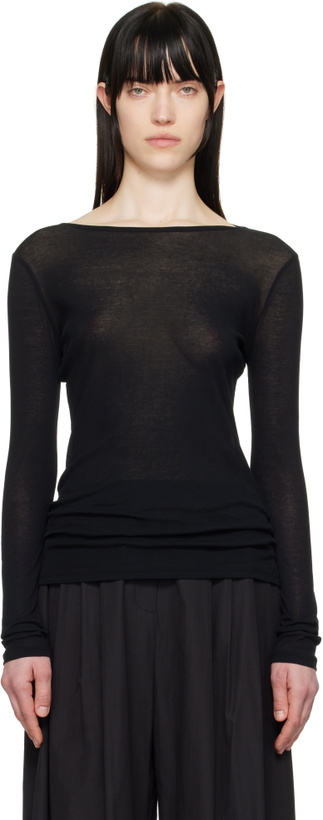 Photo: AMOMENTO Black Round T-shirt