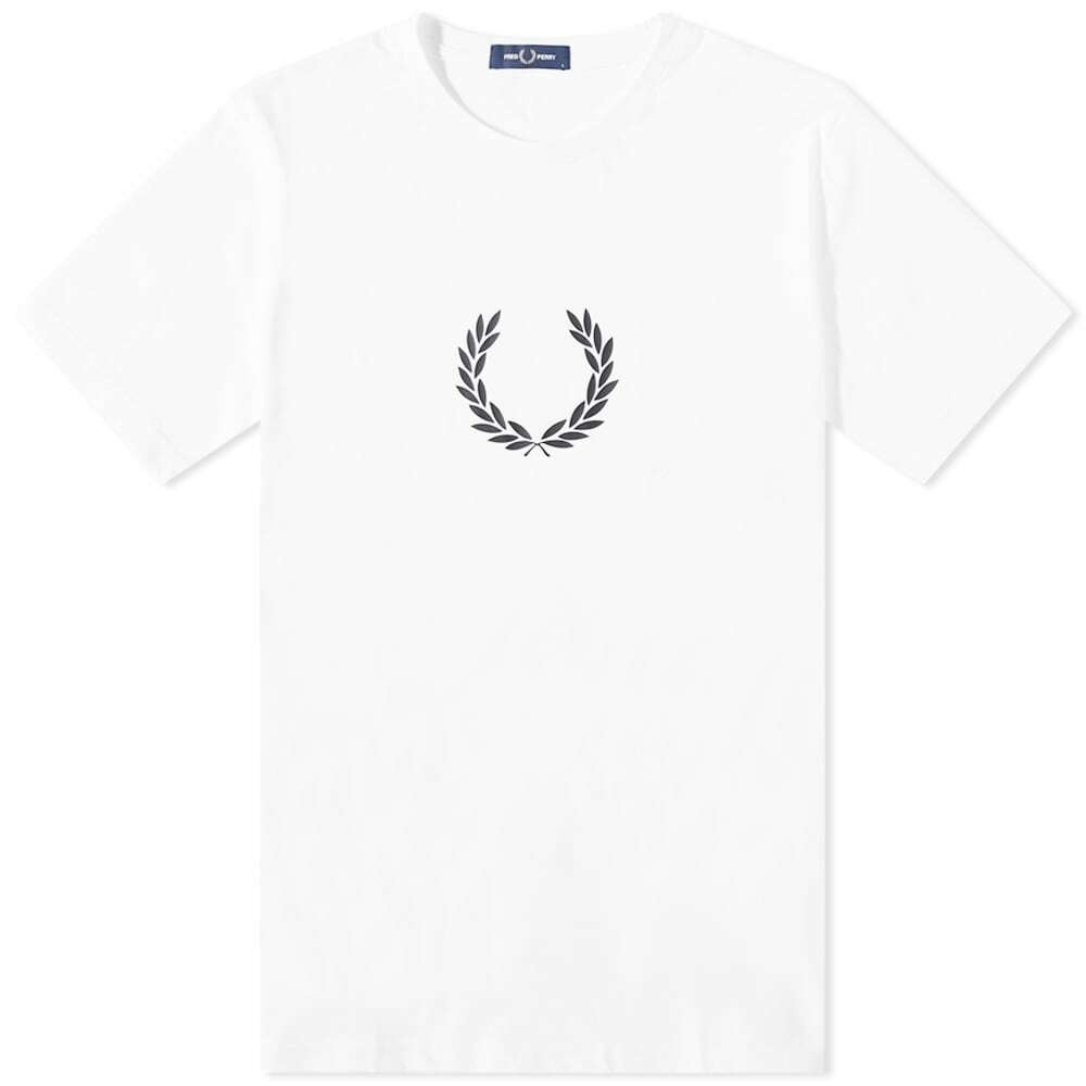 Fred Perry Men's Laurel Wreath T-Shirt in White Fred Perry