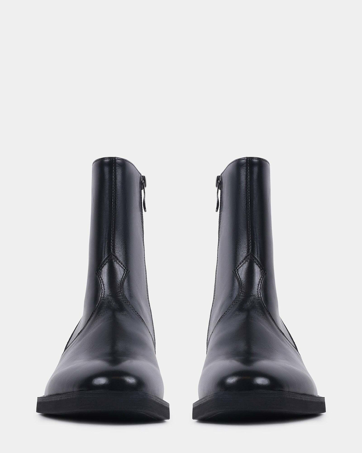 Steve Madden Conte Boots in Black