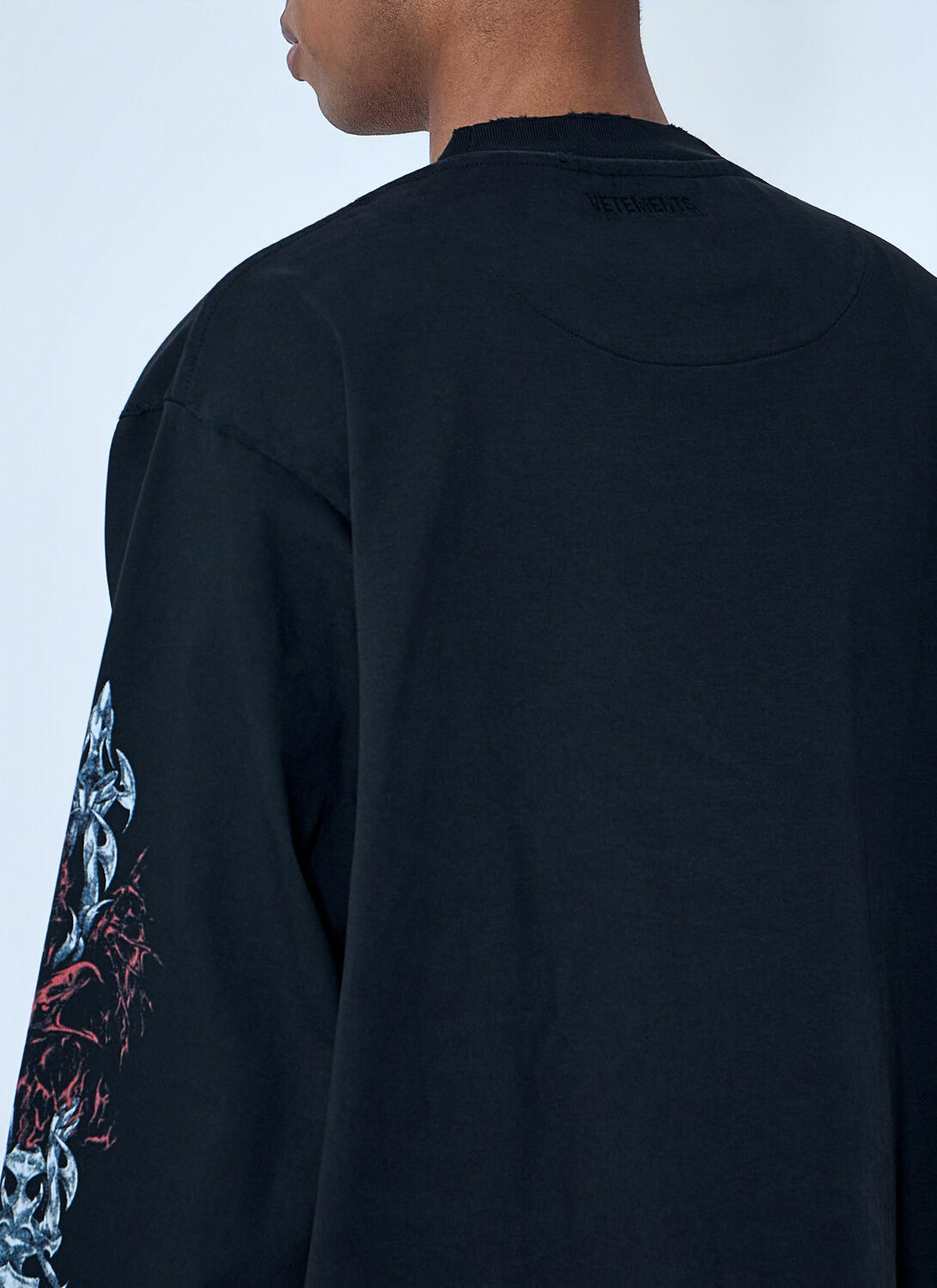 VETEMENTS Graphic Long Sleeve T-Shirt