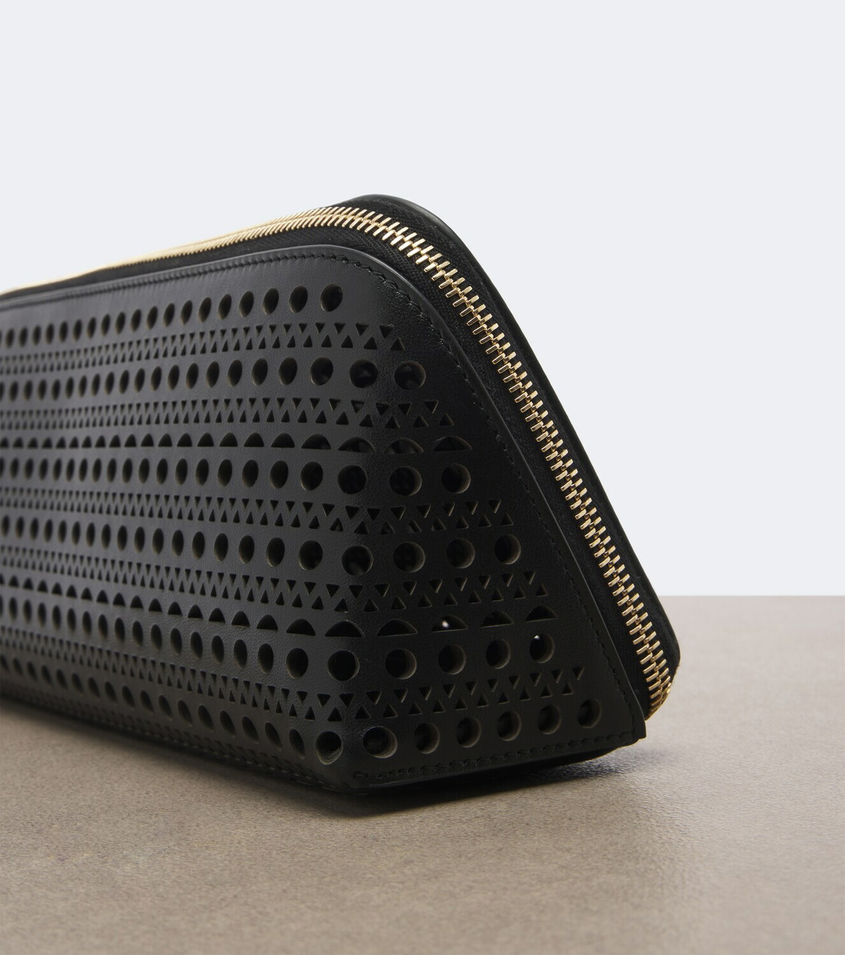 Alaïa Delta Vienne leather clutch