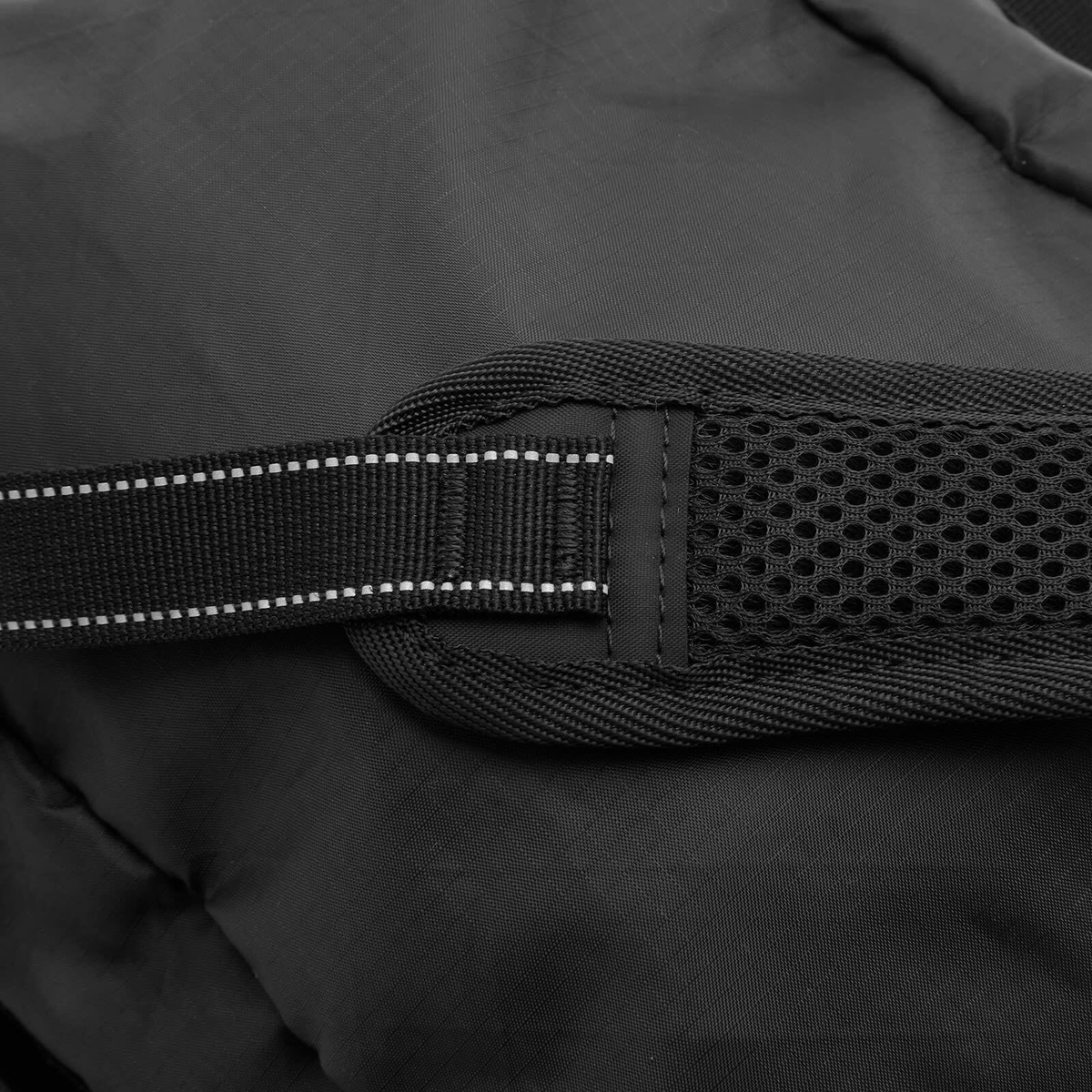 and wander Men's ECOPAK Shouler Pouch in Black