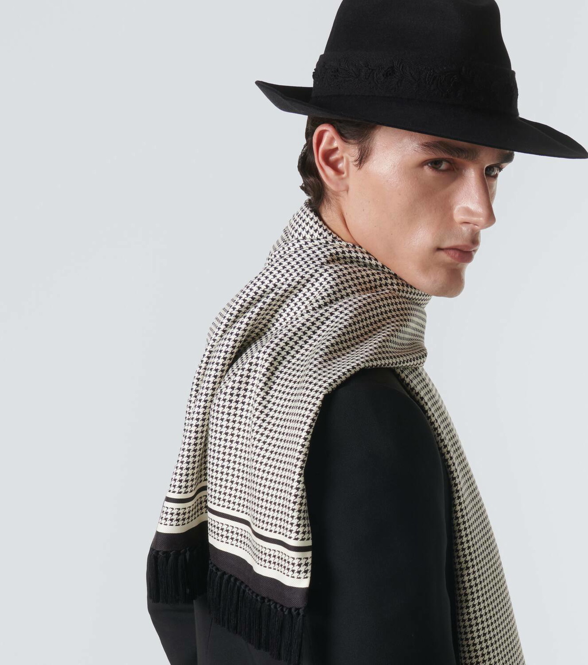 Houndstooth scarf and hat deals