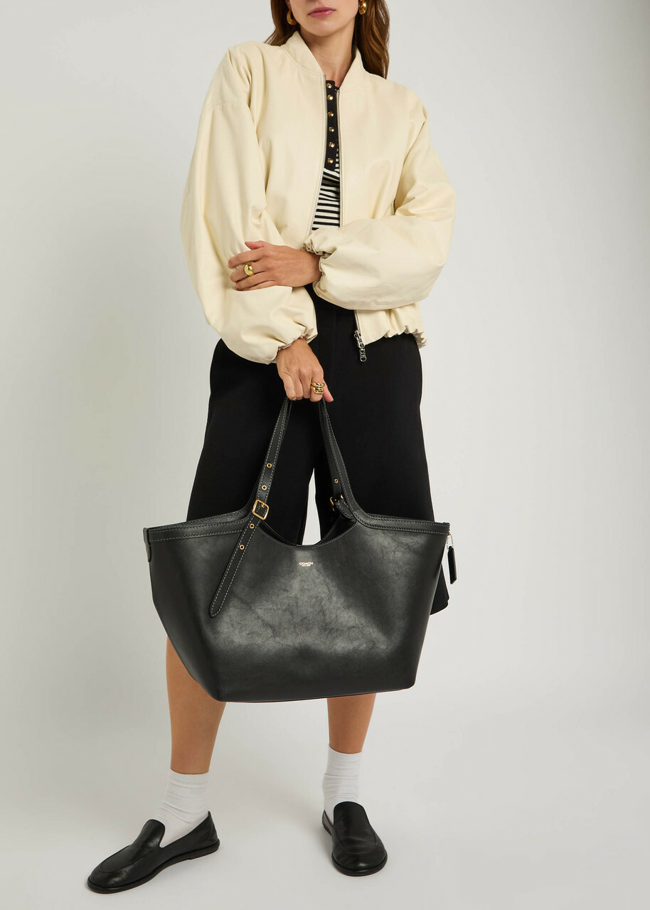 Coach Gramercy Grained Leather Tote - Black - One Size