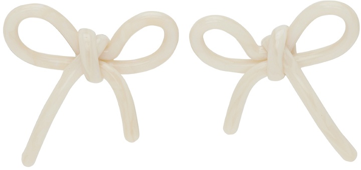 Photo: SHUSHU/TONG SSENSE Exclusive YVMIN Edition White Bow Earrings