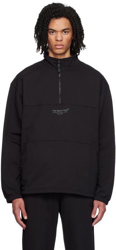 Photo: The North Face Black Axys Sweater