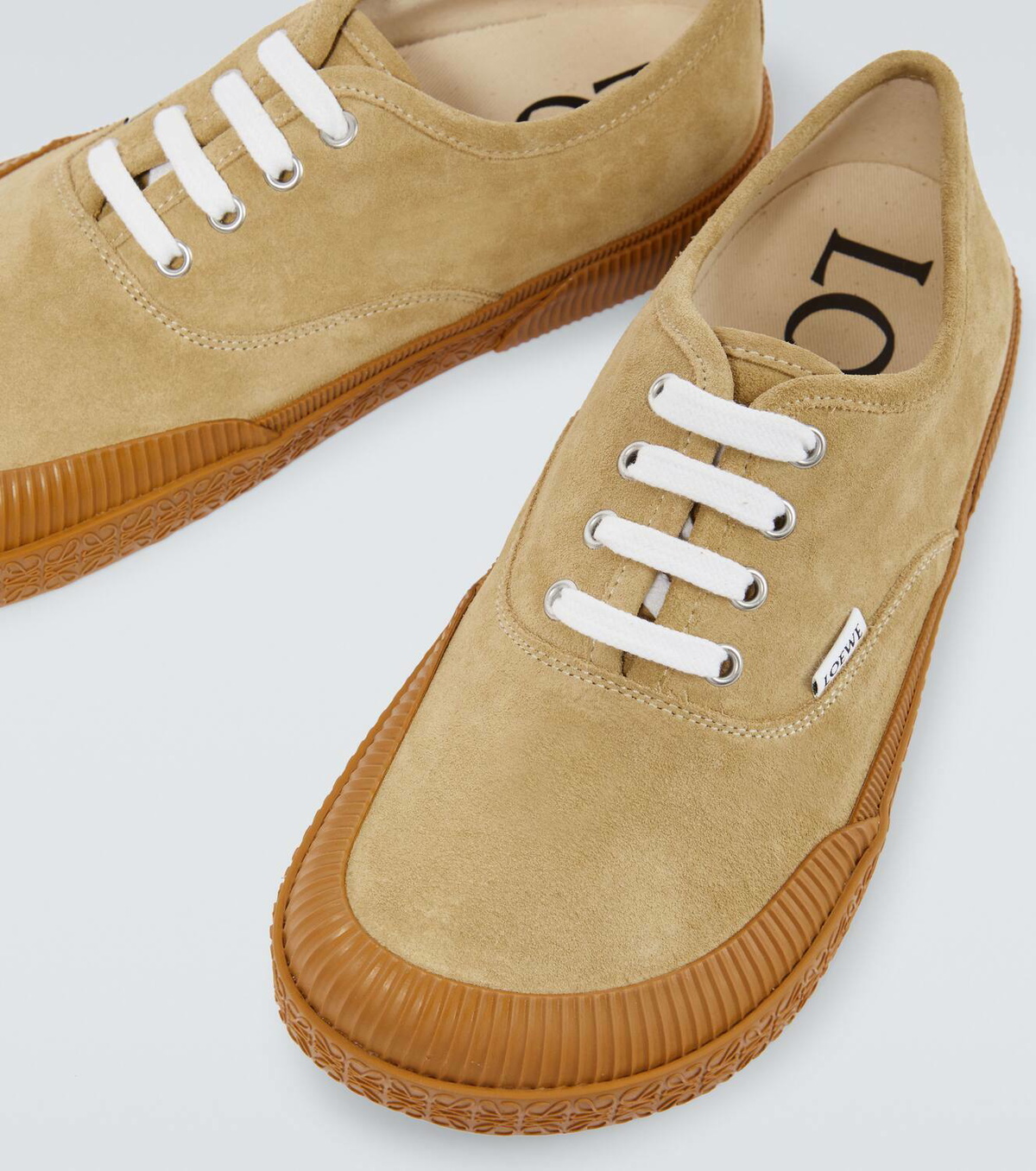 【LOEWE】スエード素材のTerra Vulcaレースアップスニーカー Terra Vulca lace-up sneaker in suede Gold - LOEWE