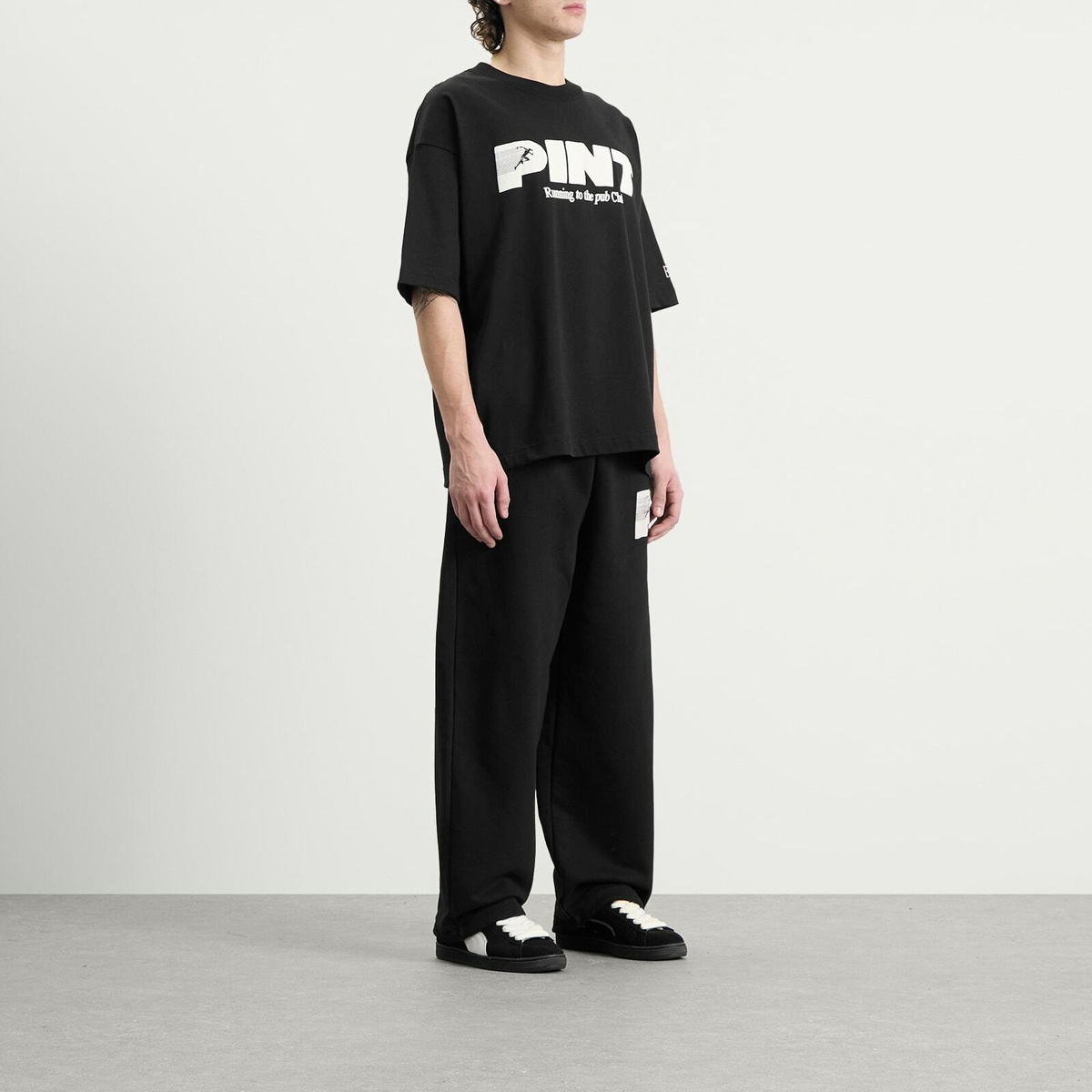END. Pint Club T-Shirt in Black