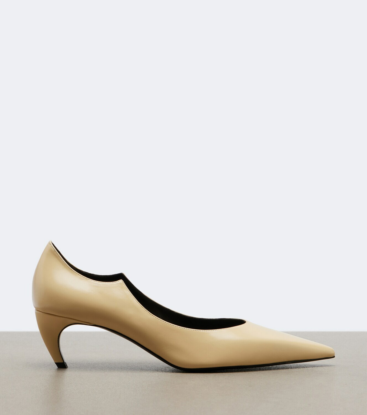Khaite Valerie leather pumps