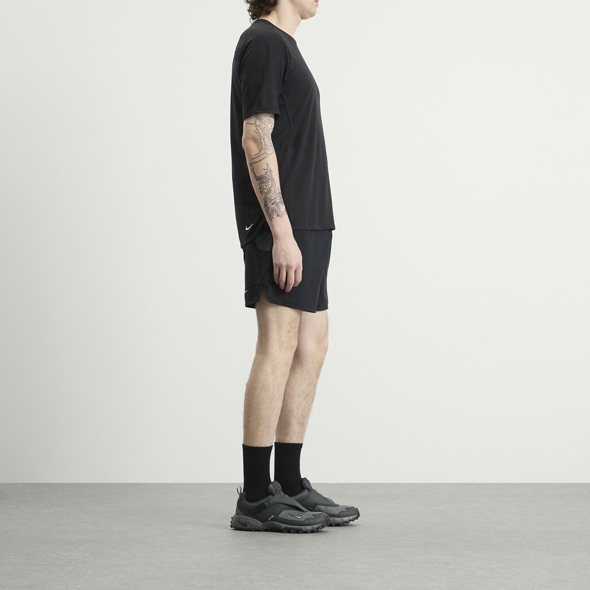 Nike Men's ACG 5" Short in Black/Anthracite/Summit White
