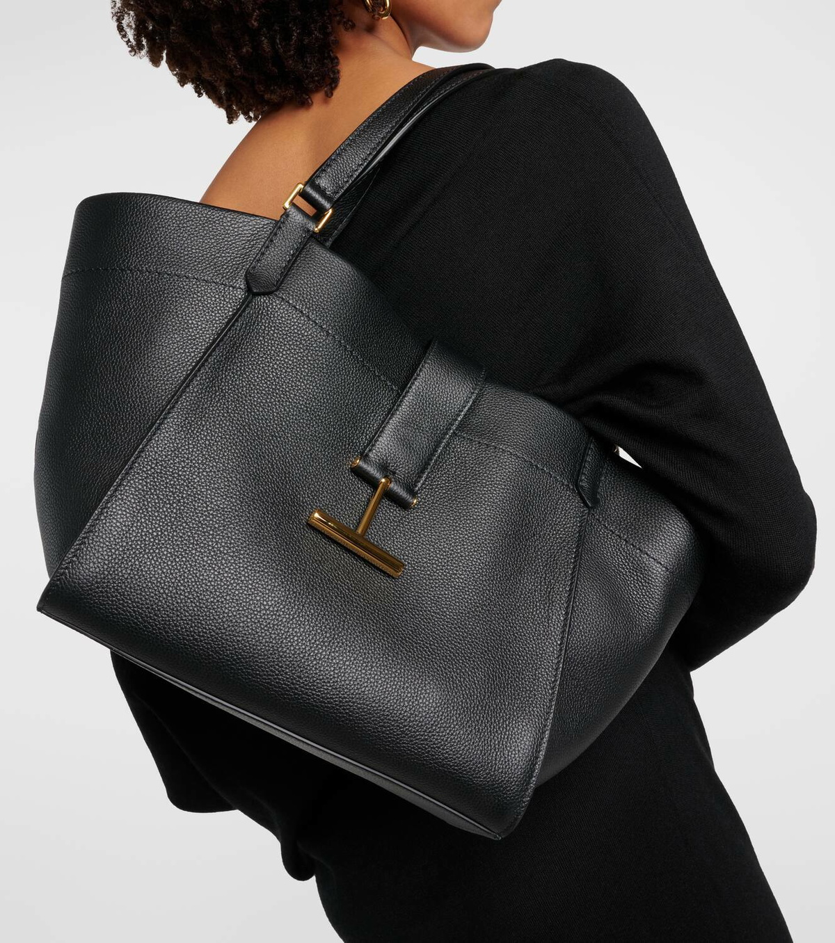 【関税&送料込】Tom Ford Black Leather Medium Tara Shoulder Tara Medium leather crossbody bag in black - Tom Ford