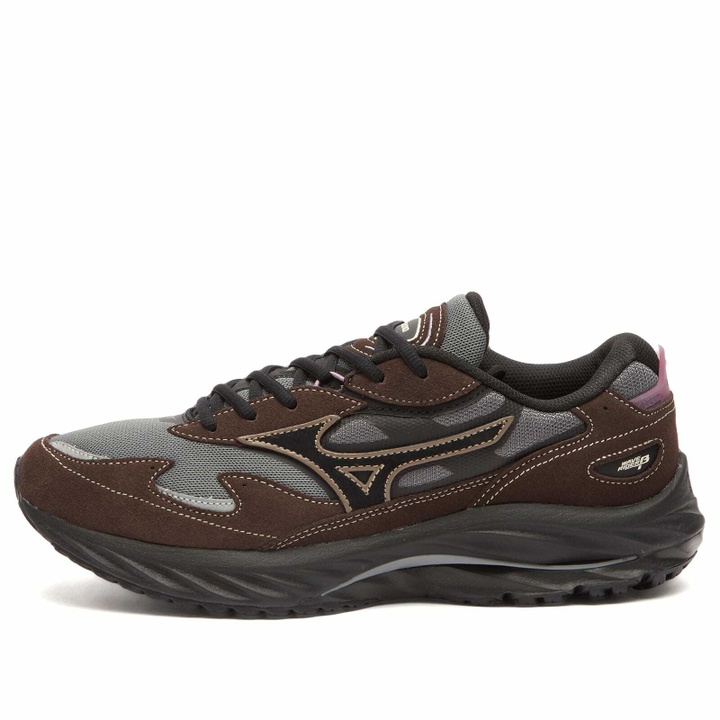 Photo: Mizuno WAVE RIDER β Sneaker in Quiet Shade/Black/Mole